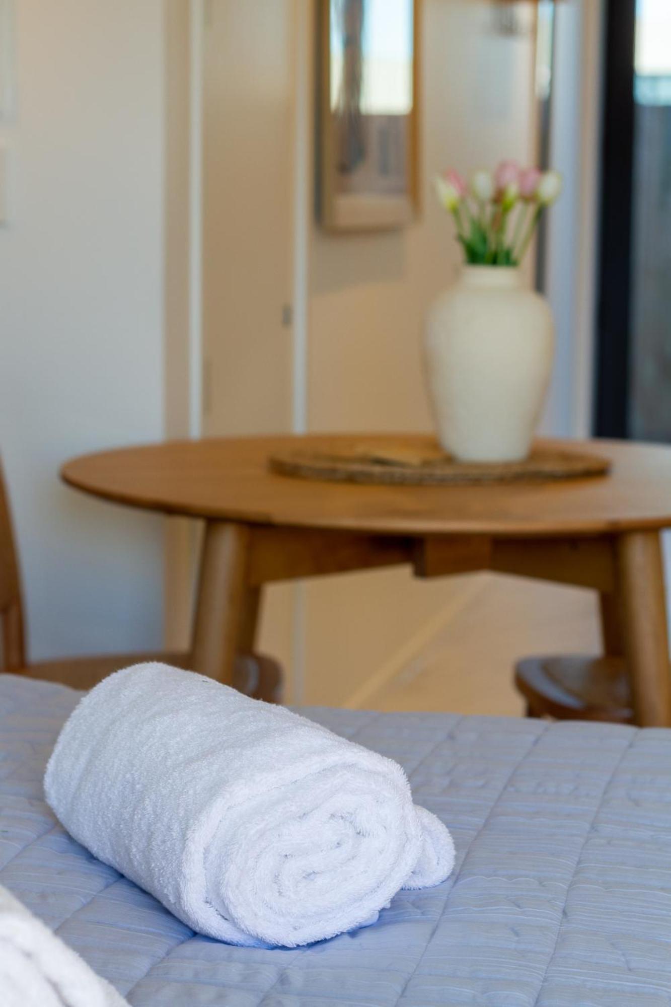 Downtown Delight: Studio At 8 Wilmer With Backyard كريستتشيرش المظهر الخارجي الصورة