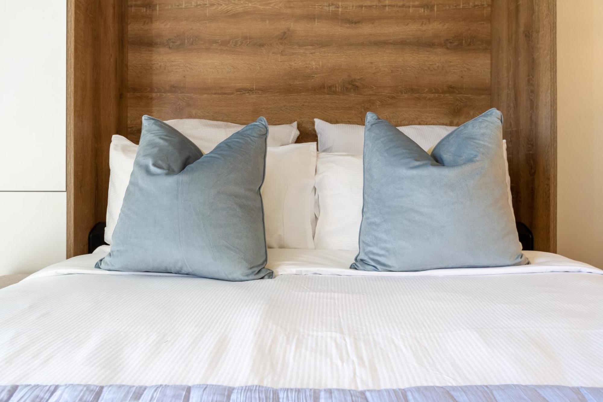 Downtown Delight: Studio At 8 Wilmer With Backyard كريستتشيرش المظهر الخارجي الصورة