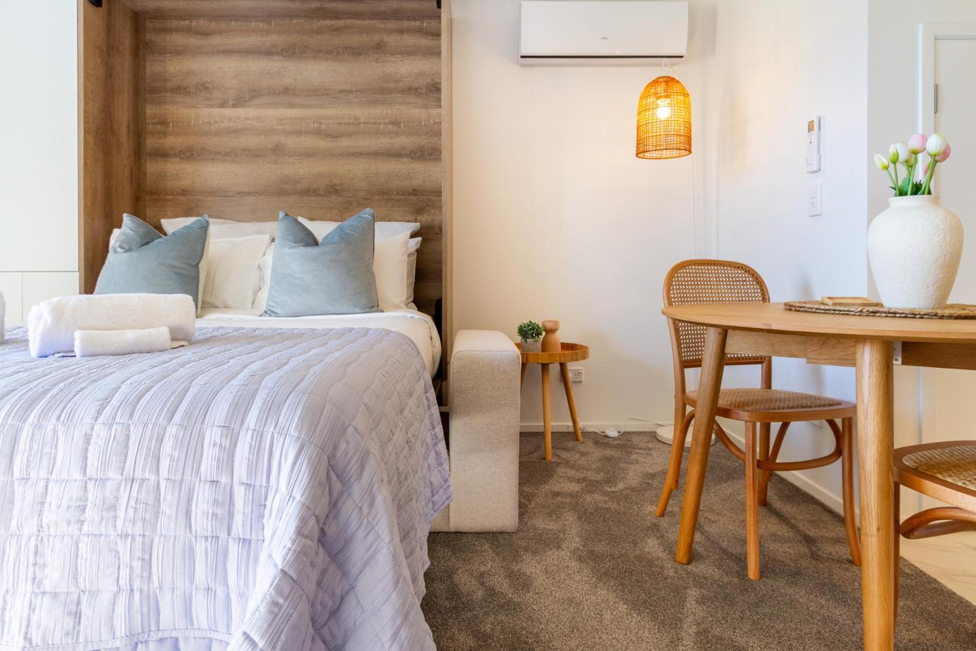 Downtown Delight: Studio At 8 Wilmer With Backyard كريستتشيرش المظهر الخارجي الصورة