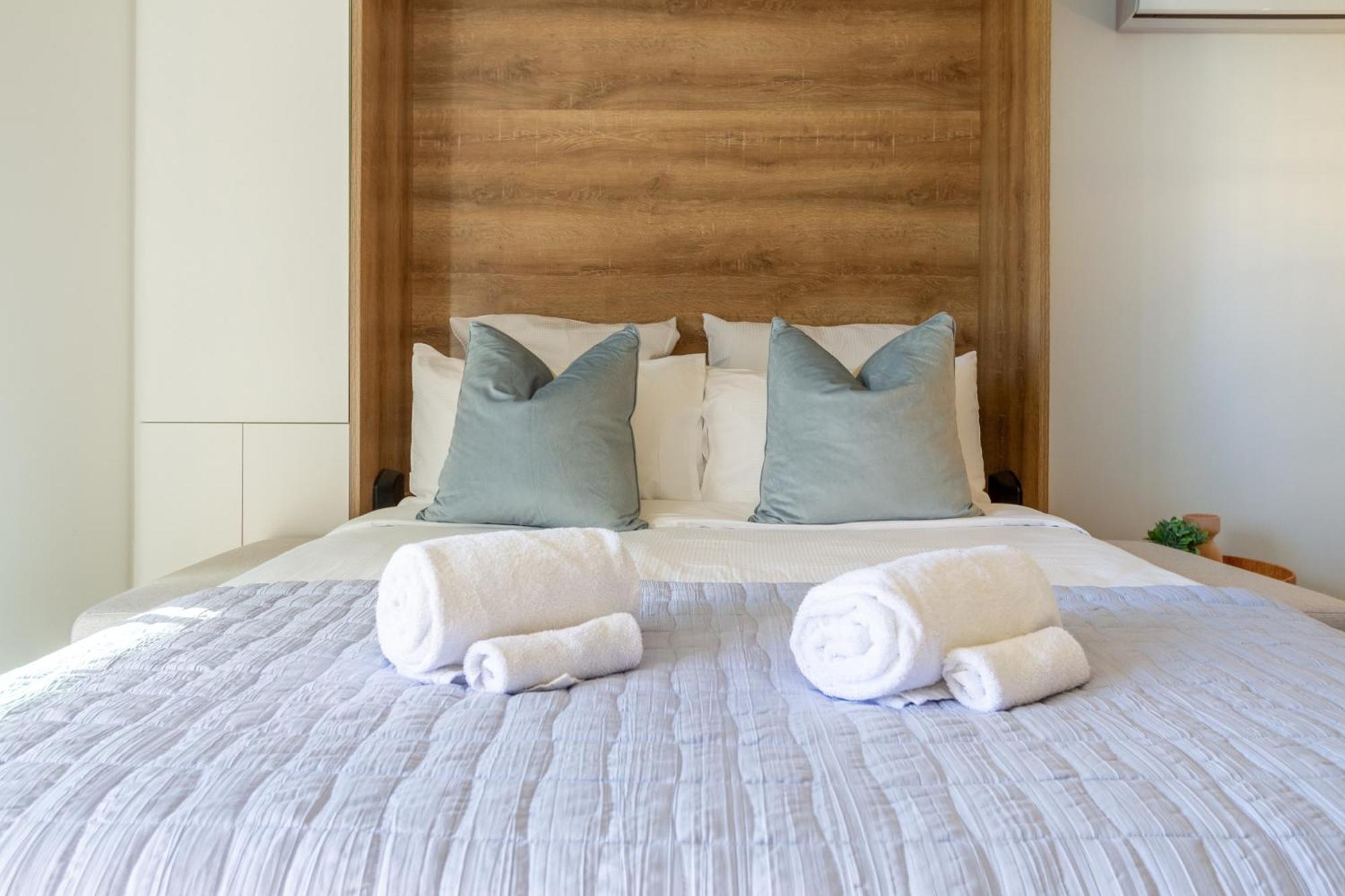 Downtown Delight: Studio At 8 Wilmer With Backyard كريستتشيرش المظهر الخارجي الصورة