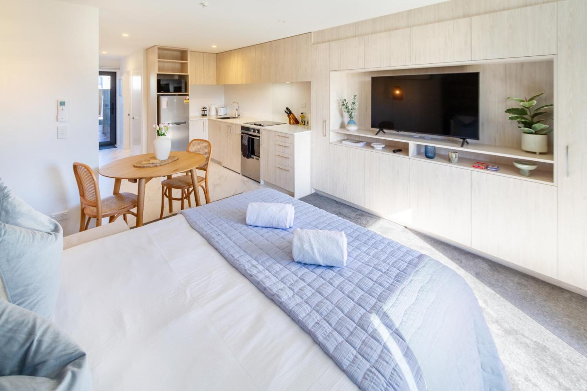 Downtown Delight: Studio At 8 Wilmer With Backyard كريستتشيرش المظهر الخارجي الصورة